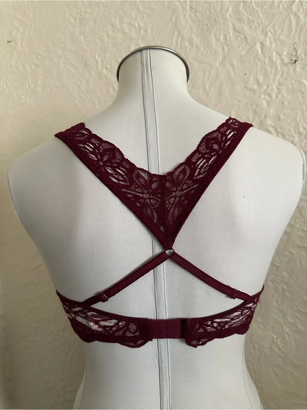 Victoria’s Secret Pink Burgundy Floral Lace V Wire Bralette XS - Picture 6 of 9